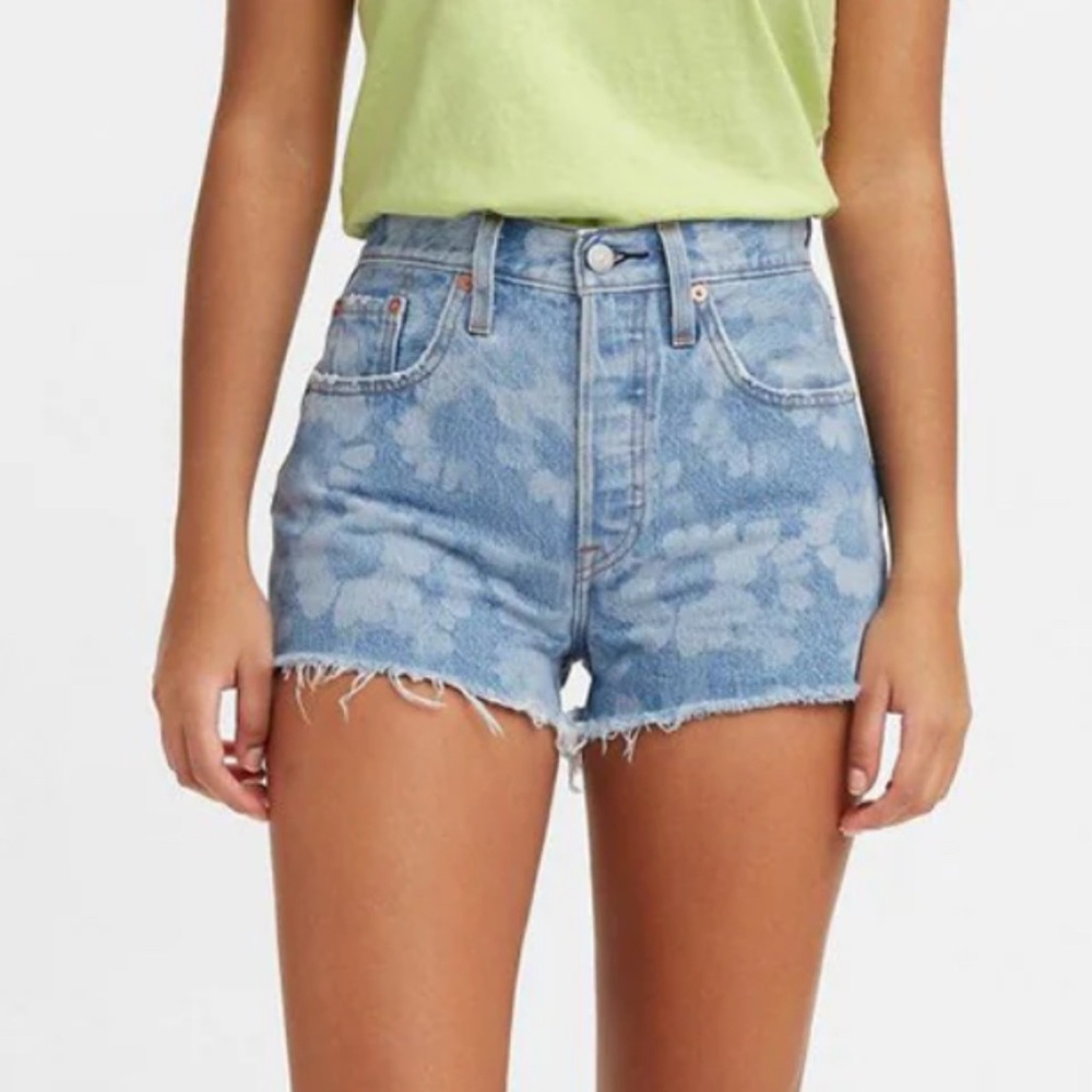 Levi's Blue Jean Shorts with Distressed Vintage Look size 26